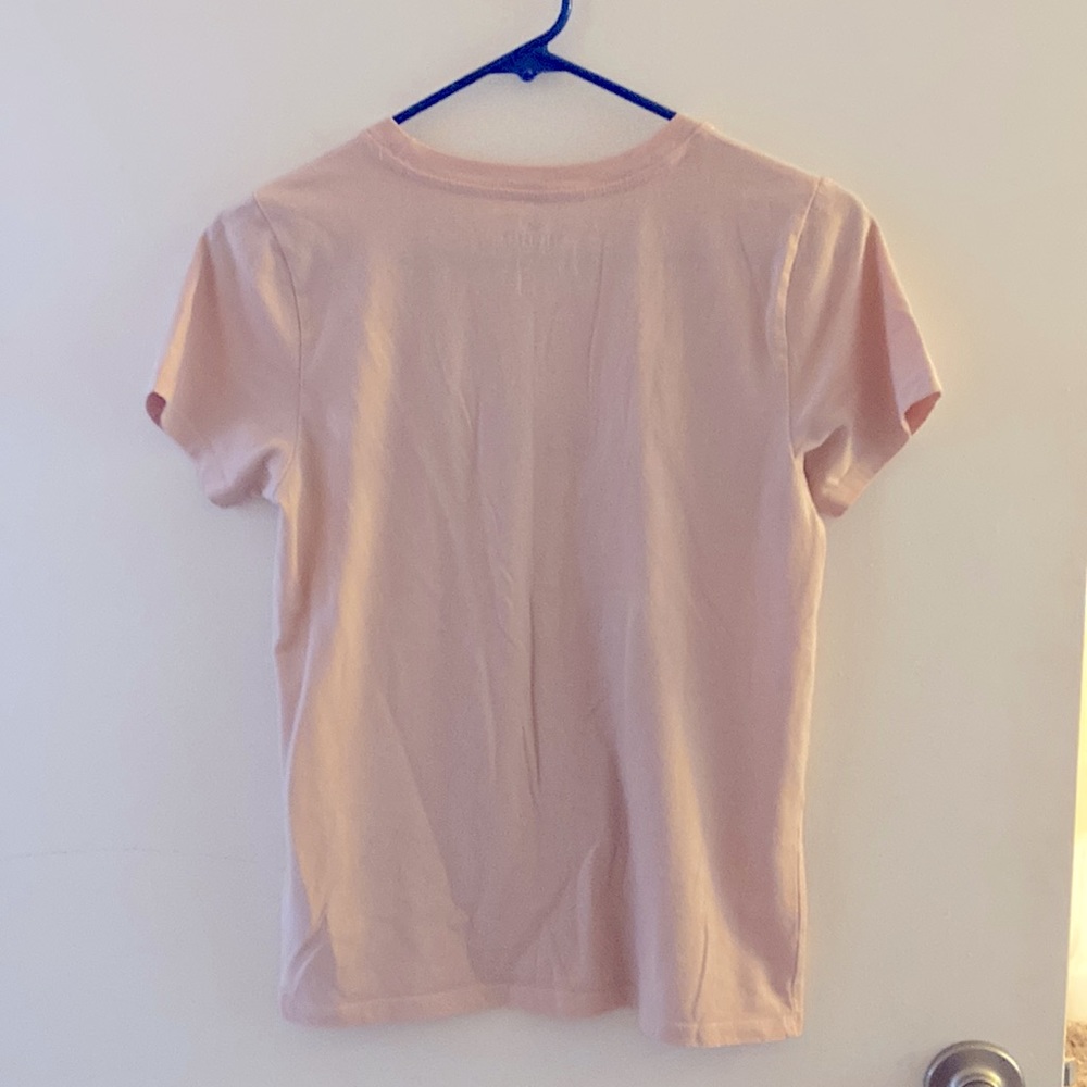❤️3/$10❤️ Pink tee - Picture 2 of 2